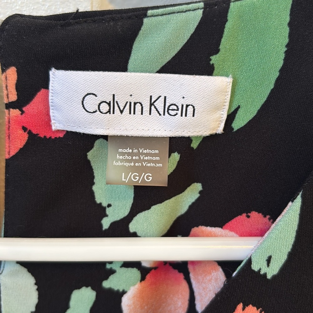 Calvin Klein sleeveless blouse size L - Picture 2 of 3
